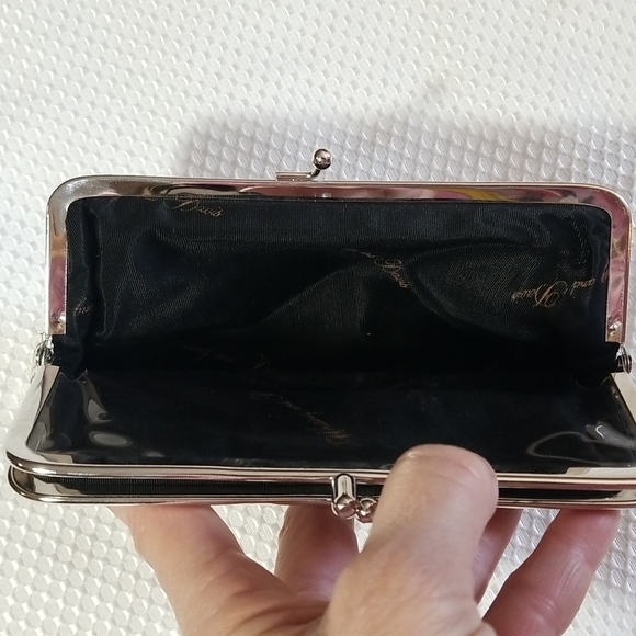 WHITING & DAVIS VINTAGE SILVER MESH TWO COMPARTMENT WALLET - Picture 6 of 8